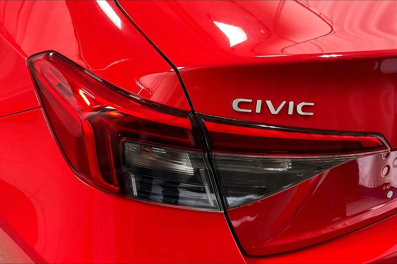 2022 Honda Civic Touring - Photo 34