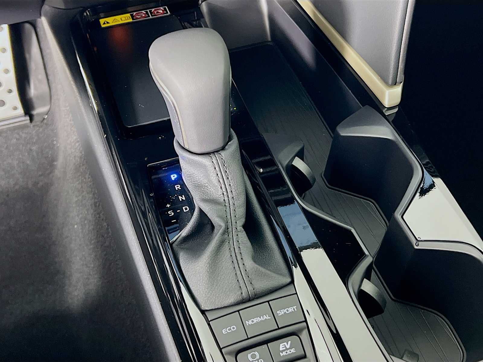 2026 Toyota Camry XSE - Photo 11