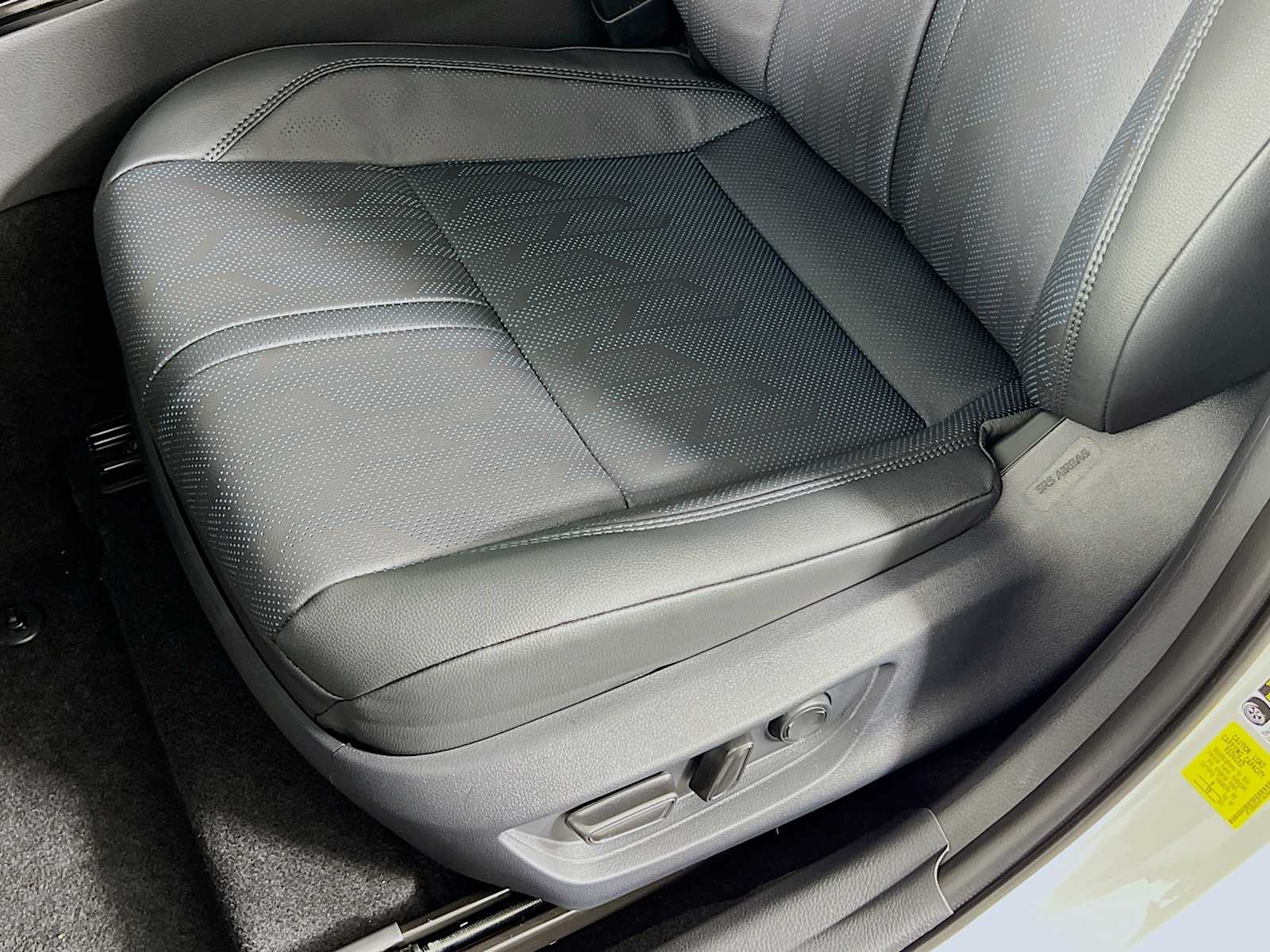 2026 Toyota Camry XSE - Photo 17