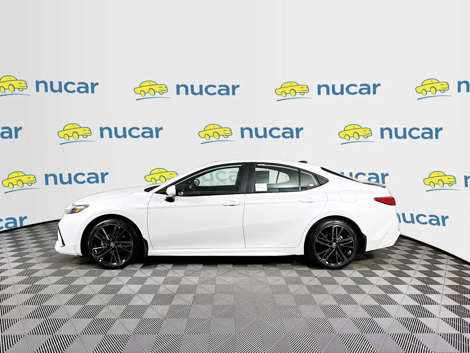 2026 Toyota Camry XSE - Photo 3