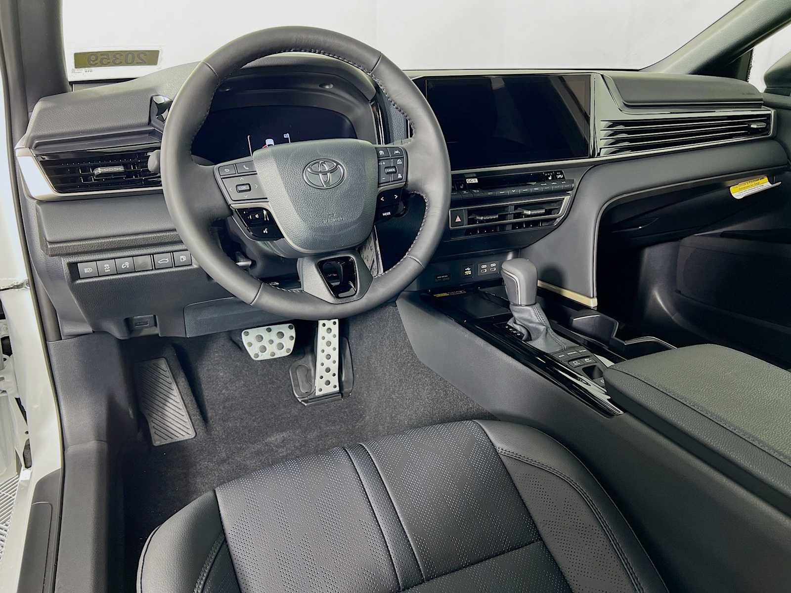 2026 Toyota Camry XSE - Photo 6