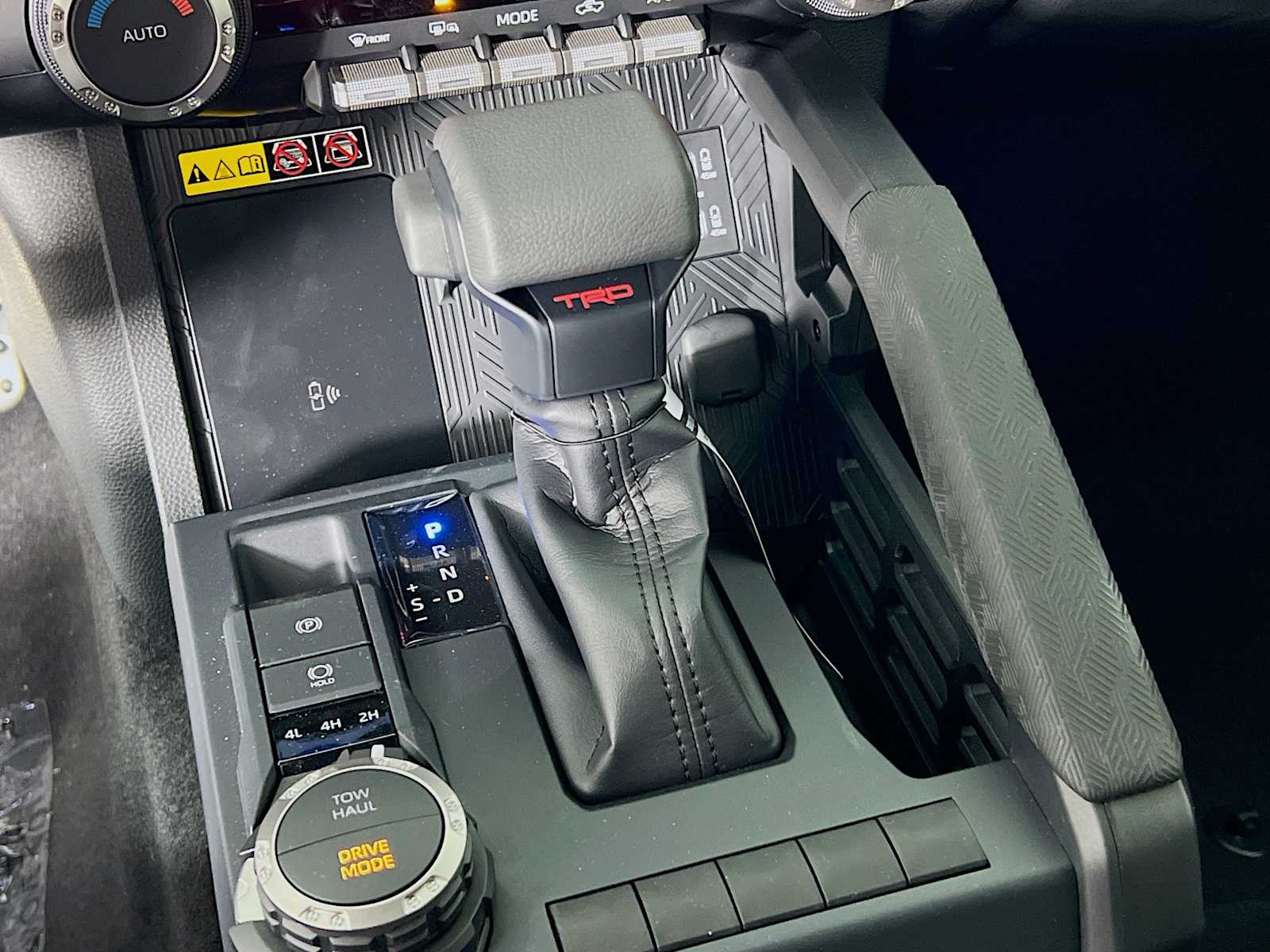 2025 Toyota Tacoma TRD Sport Hybrid - Photo 11