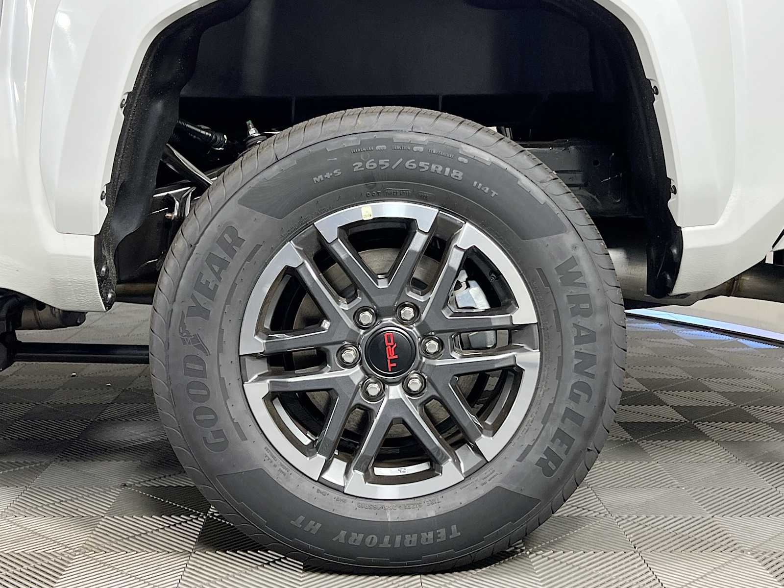 2025 Toyota Tacoma TRD Sport Hybrid - Photo 18