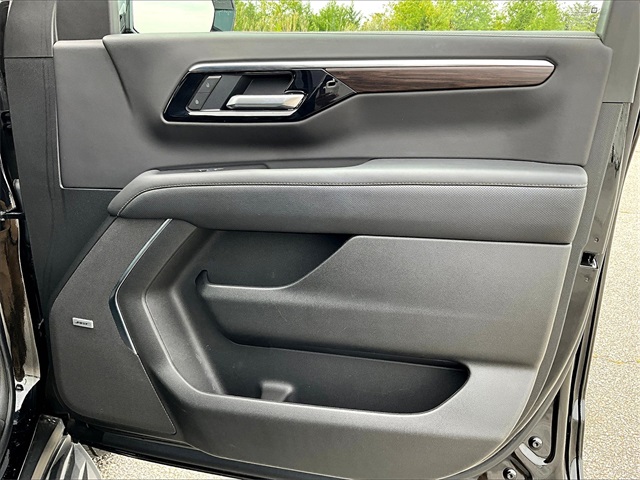 2025 Chevrolet Tahoe Premier - Photo 12