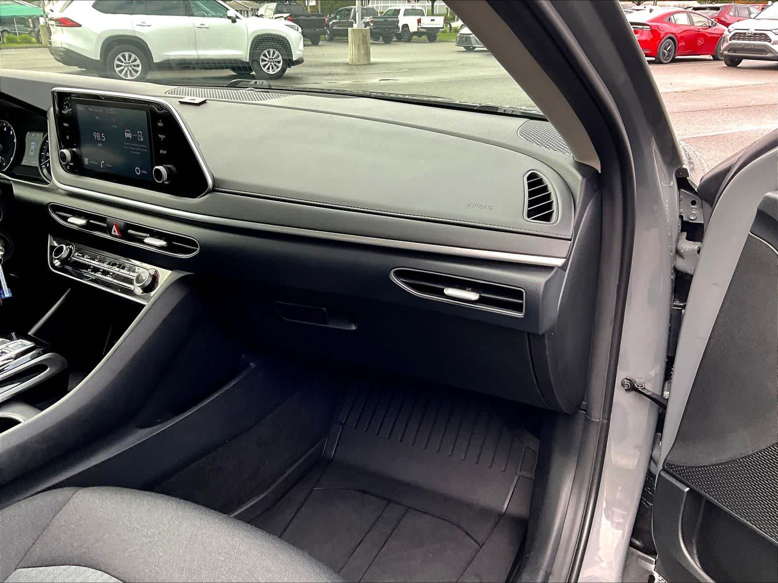 2022 Hyundai Sonata SE - Photo 13