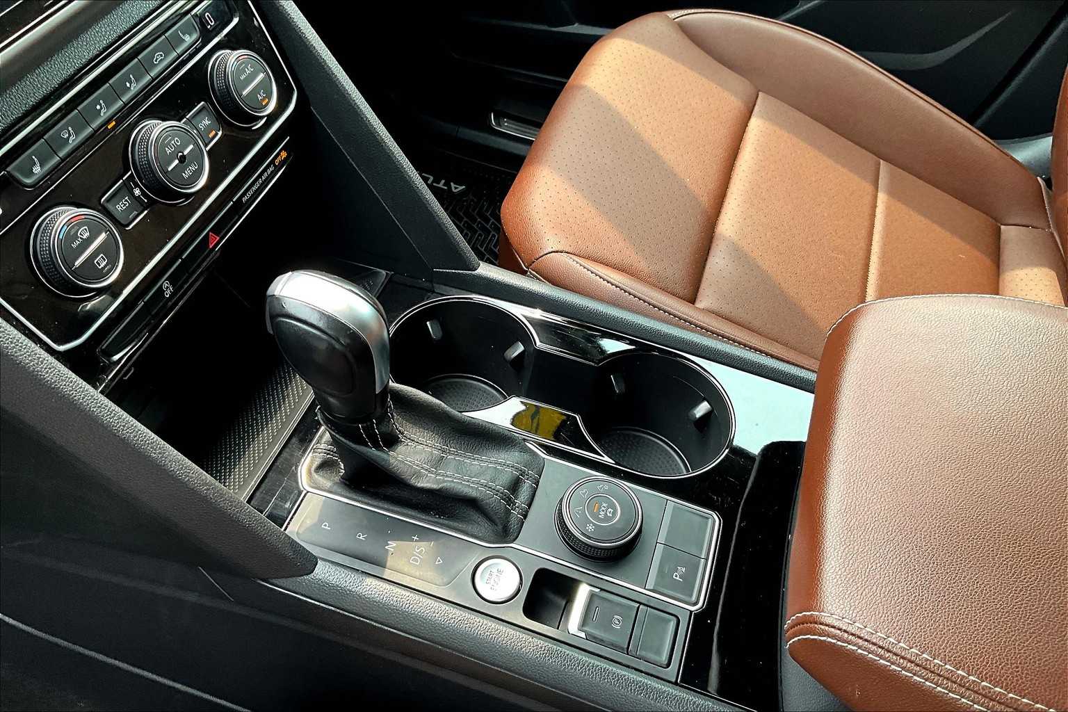 2023 Volkswagen Atlas 3.6L V6 SE w/Technology - Photo 21