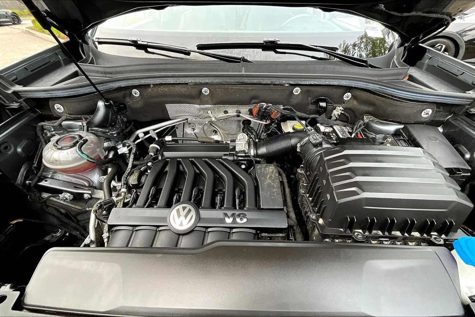 2023 Volkswagen Atlas 3.6L V6 SE w/Technology - Photo 29