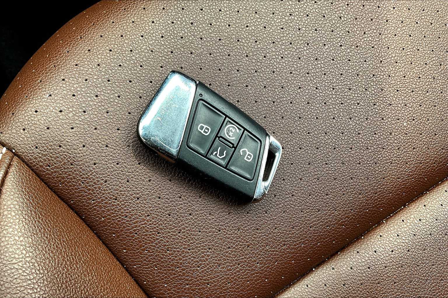 2023 Volkswagen Atlas 3.6L V6 SE w/Technology - Photo 30