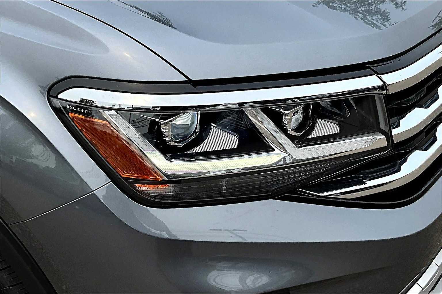 2023 Volkswagen Atlas 3.6L V6 SE w/Technology - Photo 32
