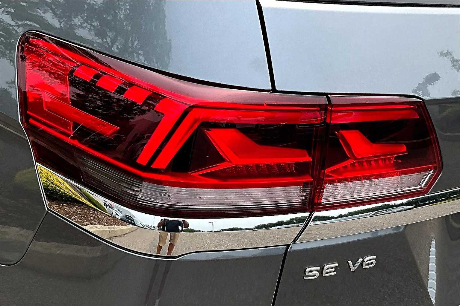 2023 Volkswagen Atlas 3.6L V6 SE w/Technology - Photo 33