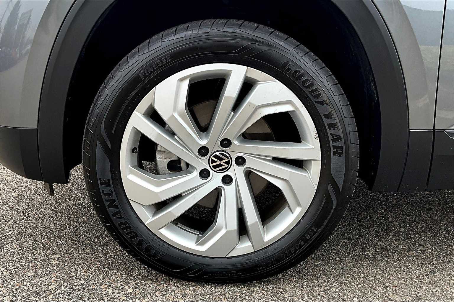 2023 Volkswagen Atlas 3.6L V6 SE w/Technology - Photo 7