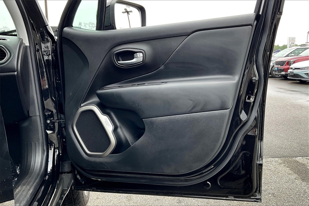 2022 Jeep Renegade Limited - Photo 11