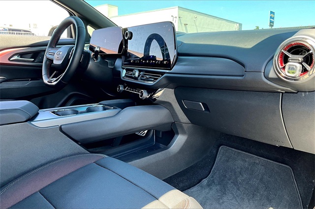 2025 Chevrolet Equinox EV RS - Photo 13