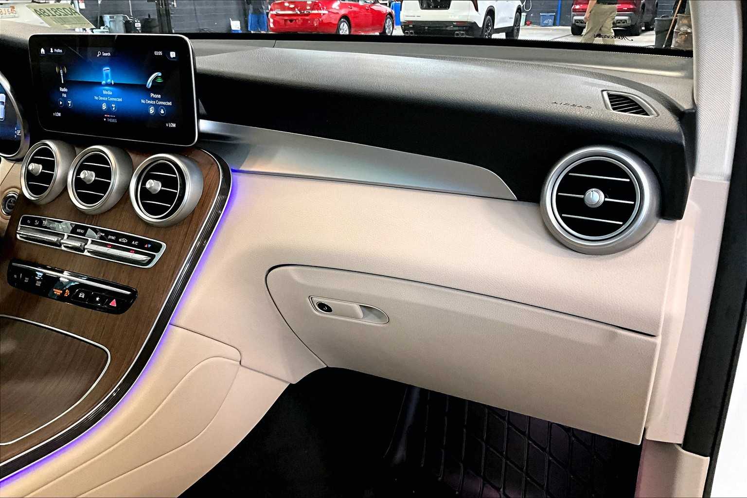 2021 Mercedes-Benz GLC GLC 300 - Photo 13