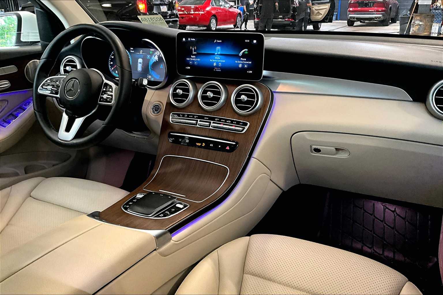 2021 Mercedes-Benz GLC GLC 300 - Photo 14