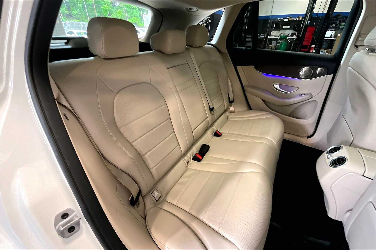2021 Mercedes-Benz GLC GLC 300 - Photo 16