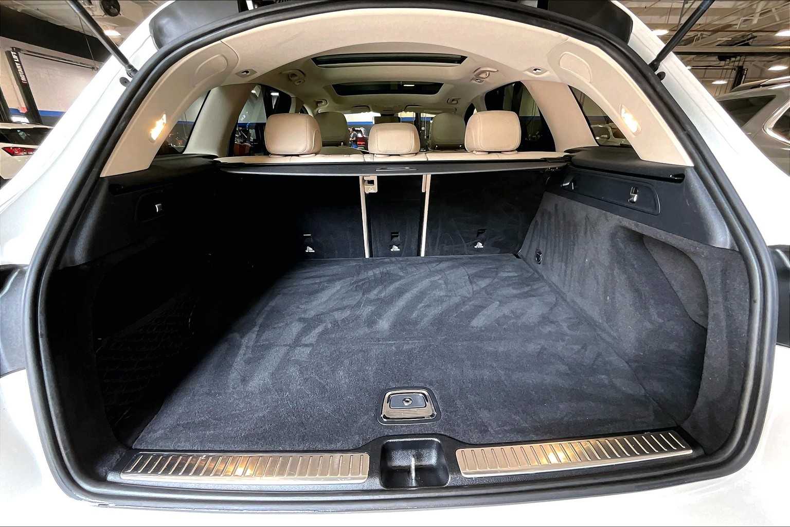 2021 Mercedes-Benz GLC GLC 300 - Photo 17