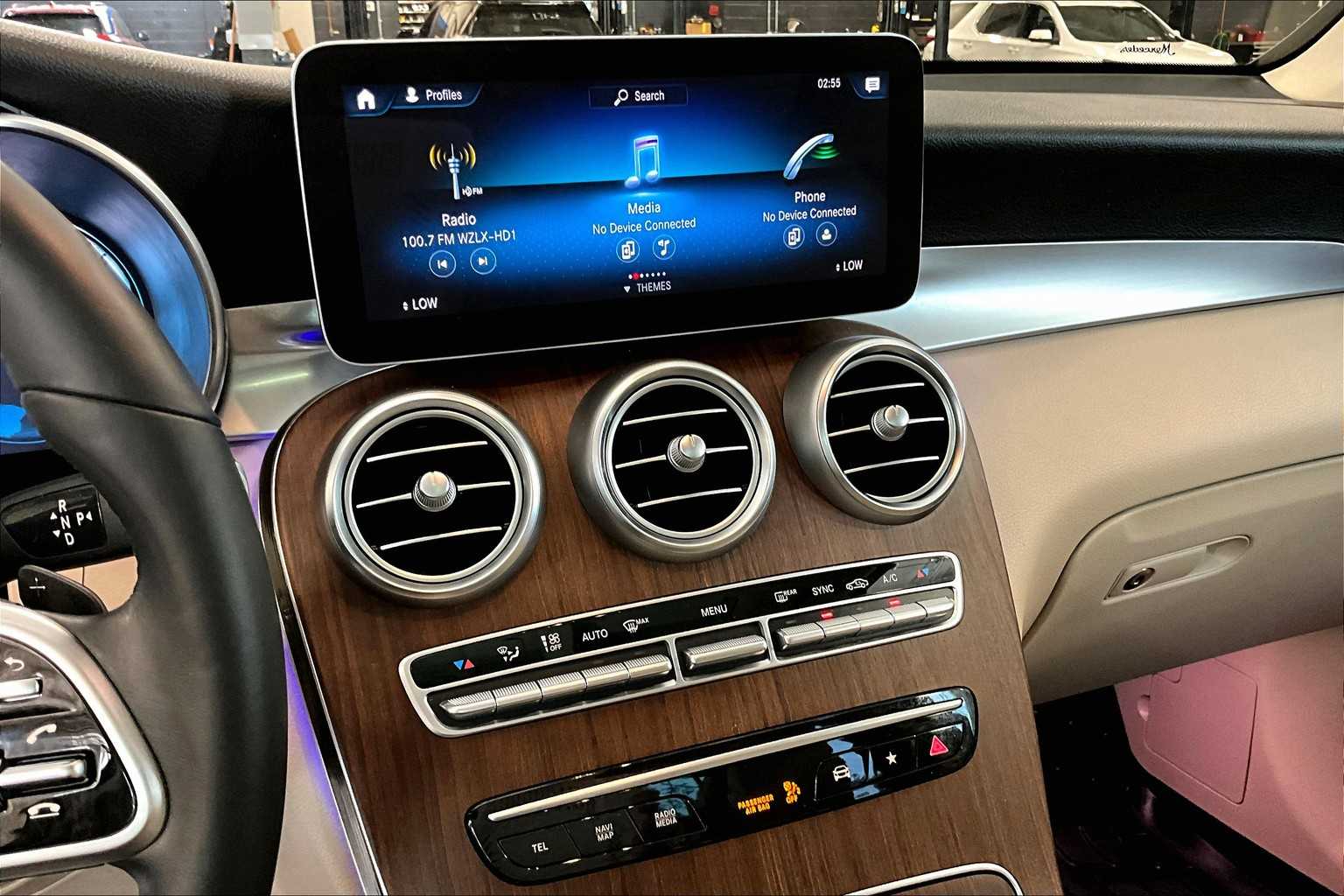 2021 Mercedes-Benz GLC GLC 300 - Photo 19