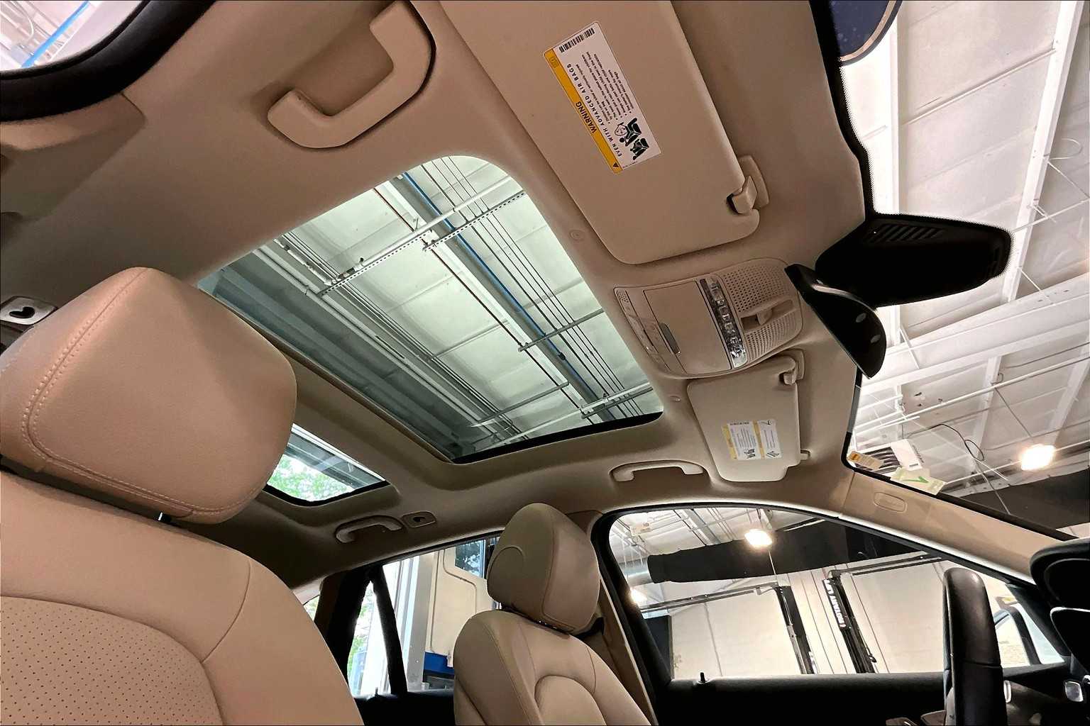 2021 Mercedes-Benz GLC GLC 300 - Photo 23