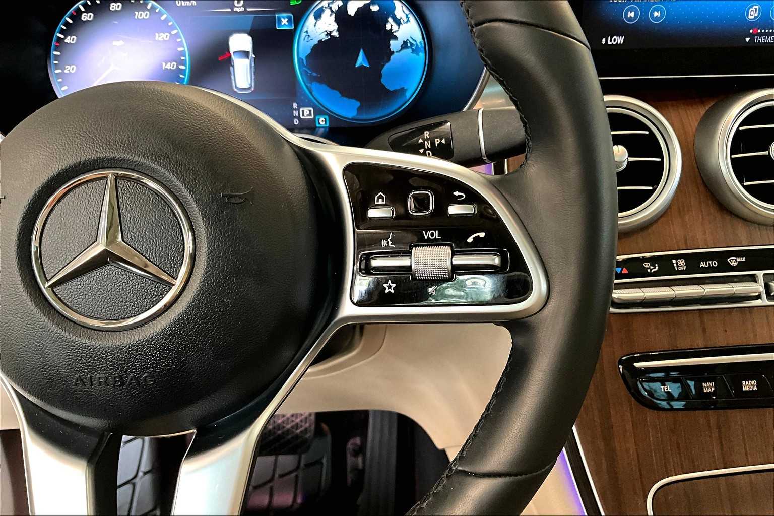 2021 Mercedes-Benz GLC GLC 300 - Photo 25