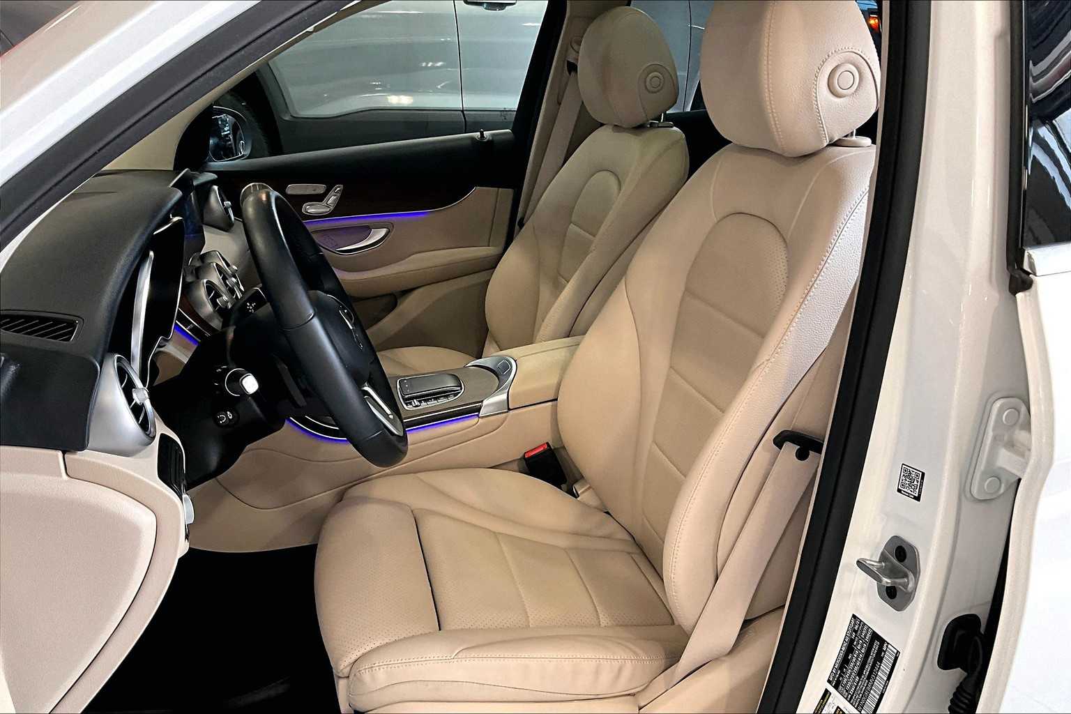2021 Mercedes-Benz GLC GLC 300 - Photo 10