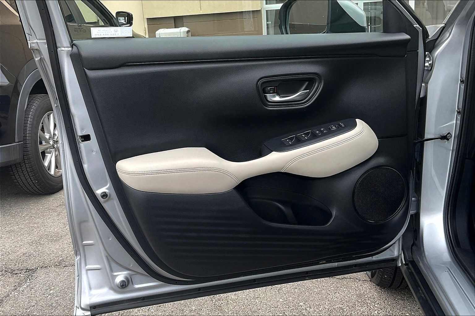 2023 Honda HR-V LX - Photo 9