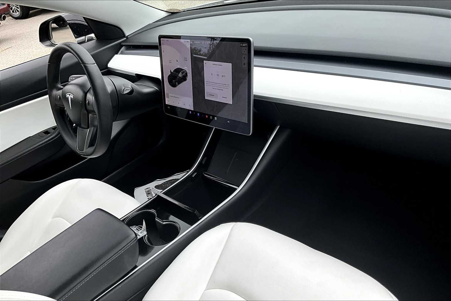 2020 Tesla Model 3 Standard Range Plus - Photo 14