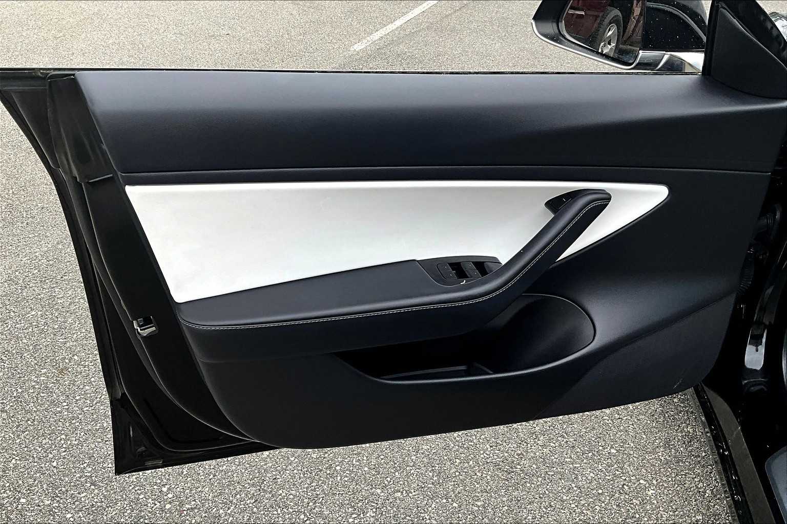 2020 Tesla Model 3 Standard Range Plus - Photo 9