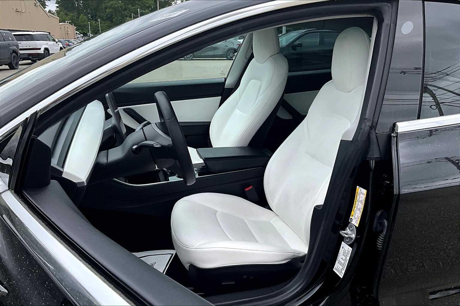 2020 Tesla Model 3 Standard Range Plus - Photo 10