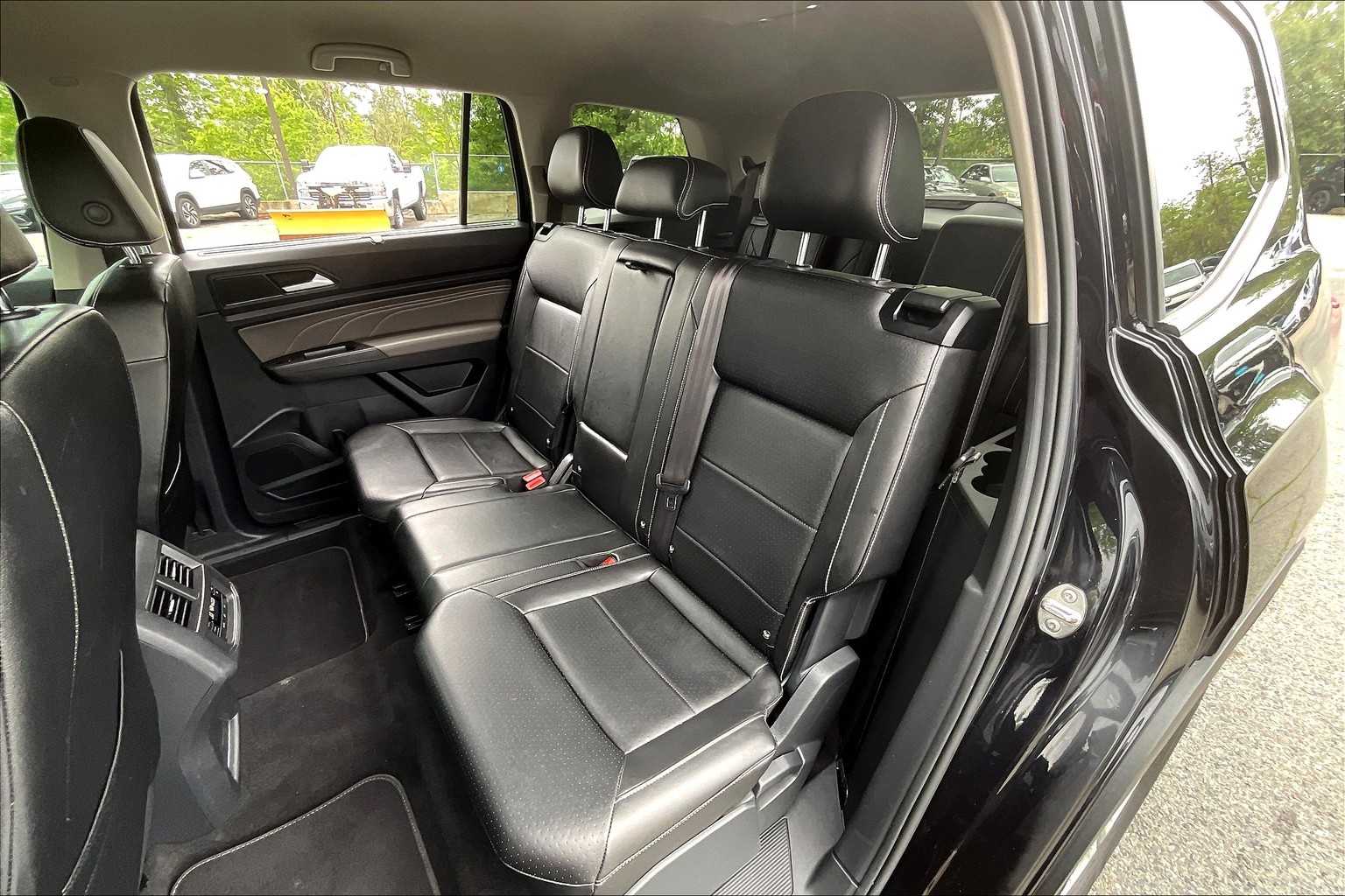 2022 Volkswagen Atlas 3.6L V6 SE w/Technology - Photo 15