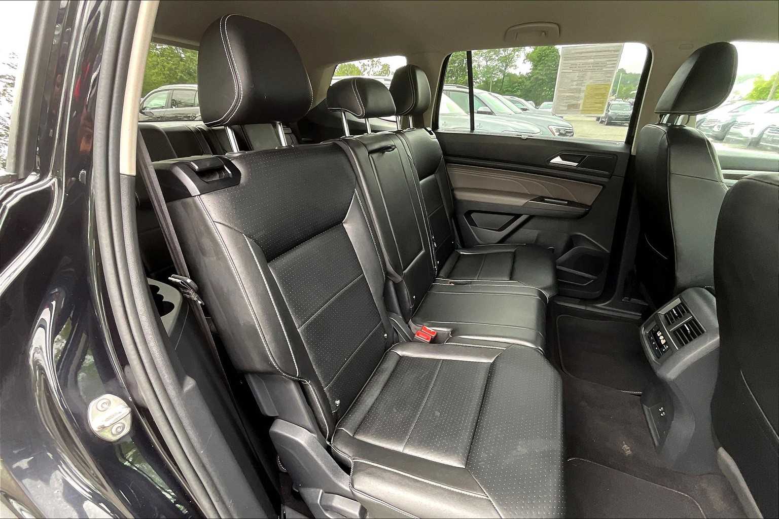 2022 Volkswagen Atlas 3.6L V6 SE w/Technology - Photo 16