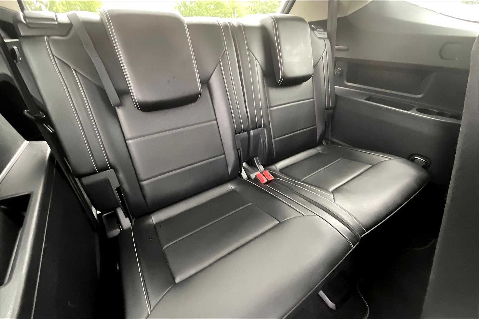 2022 Volkswagen Atlas 3.6L V6 SE w/Technology - Photo 17