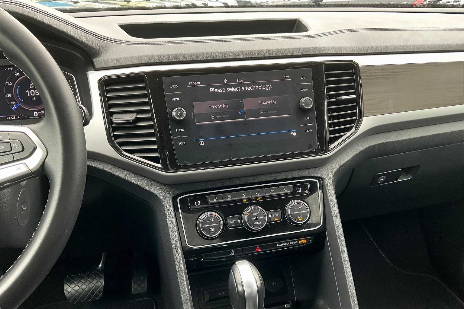 2022 Volkswagen Atlas 3.6L V6 SE w/Technology - Photo 19