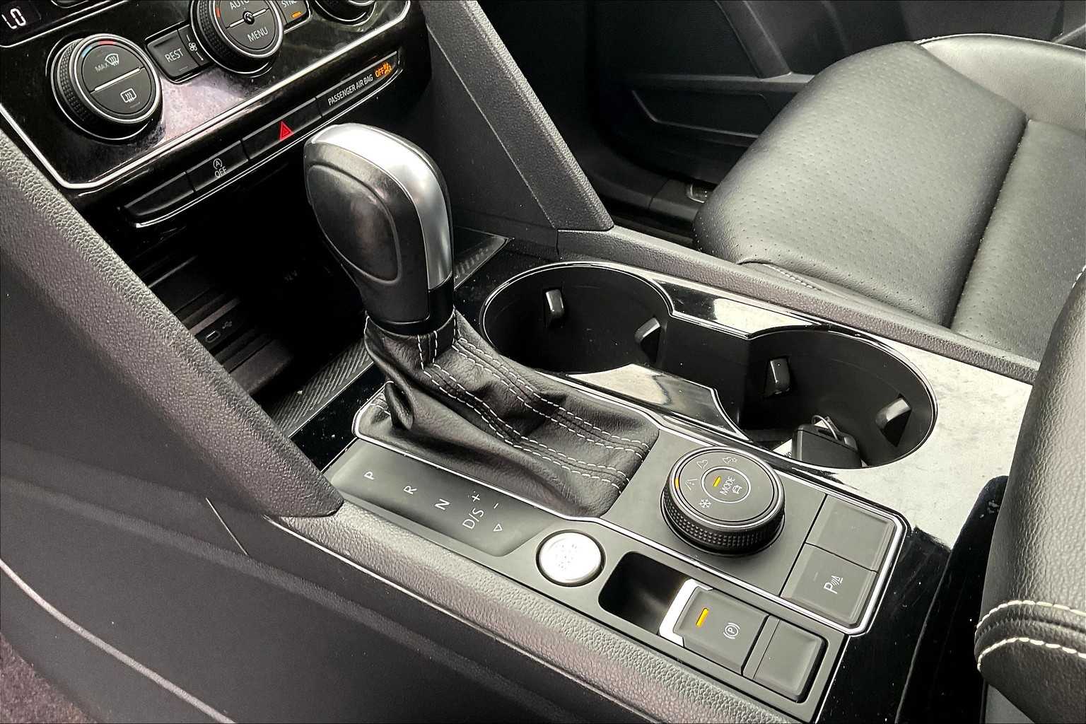 2022 Volkswagen Atlas 3.6L V6 SE w/Technology - Photo 21