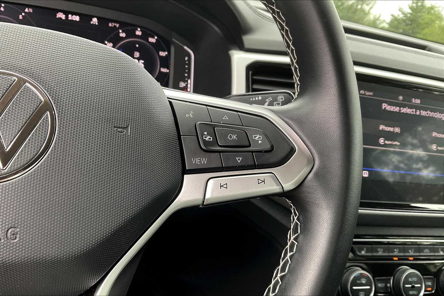 2022 Volkswagen Atlas 3.6L V6 SE w/Technology - Photo 24
