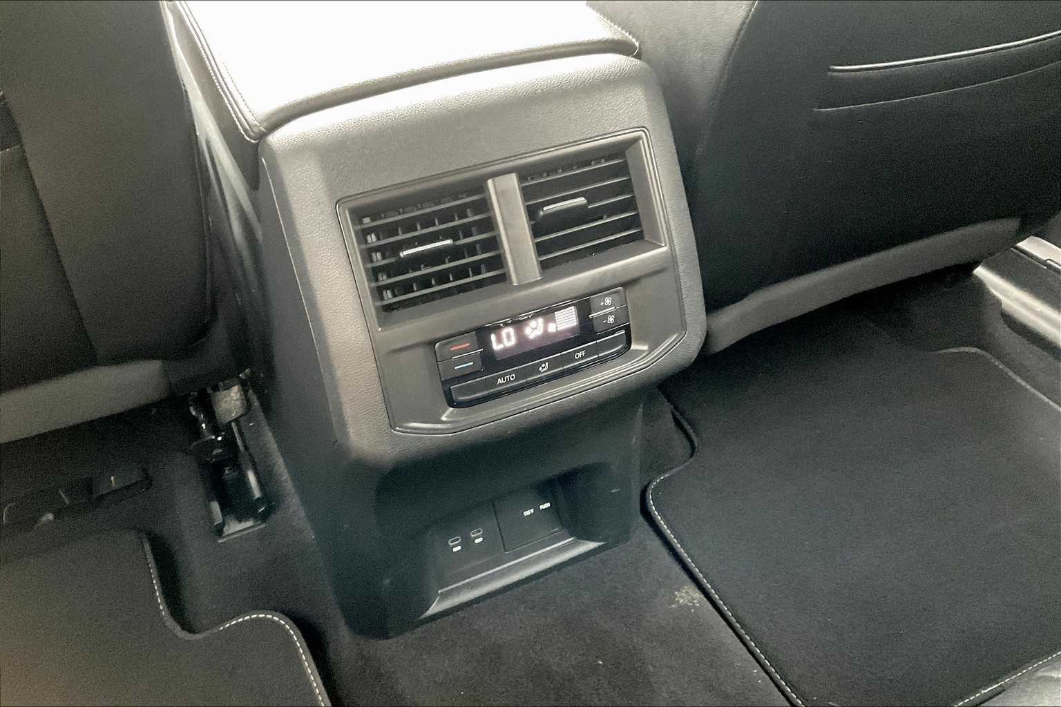 2022 Volkswagen Atlas 3.6L V6 SE w/Technology - Photo 27