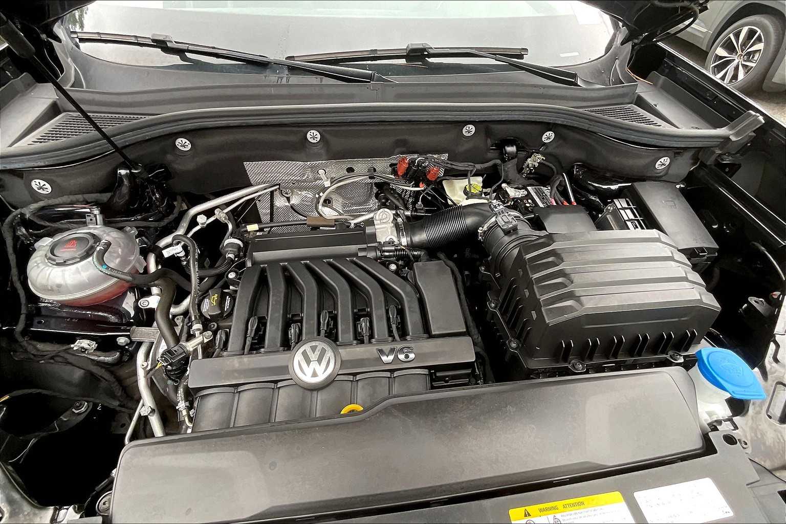 2022 Volkswagen Atlas 3.6L V6 SE w/Technology - Photo 29