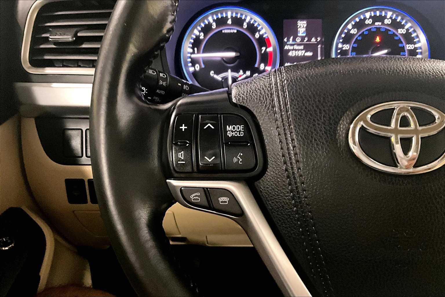 2015 Toyota Highlander XLE - Photo 24