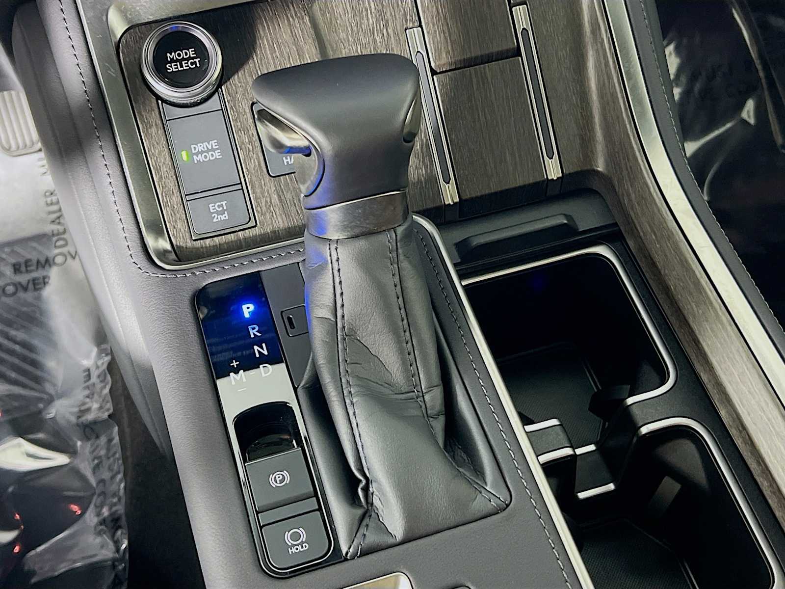 2024 Lexus GX GX 550 Luxury+ - Photo 16