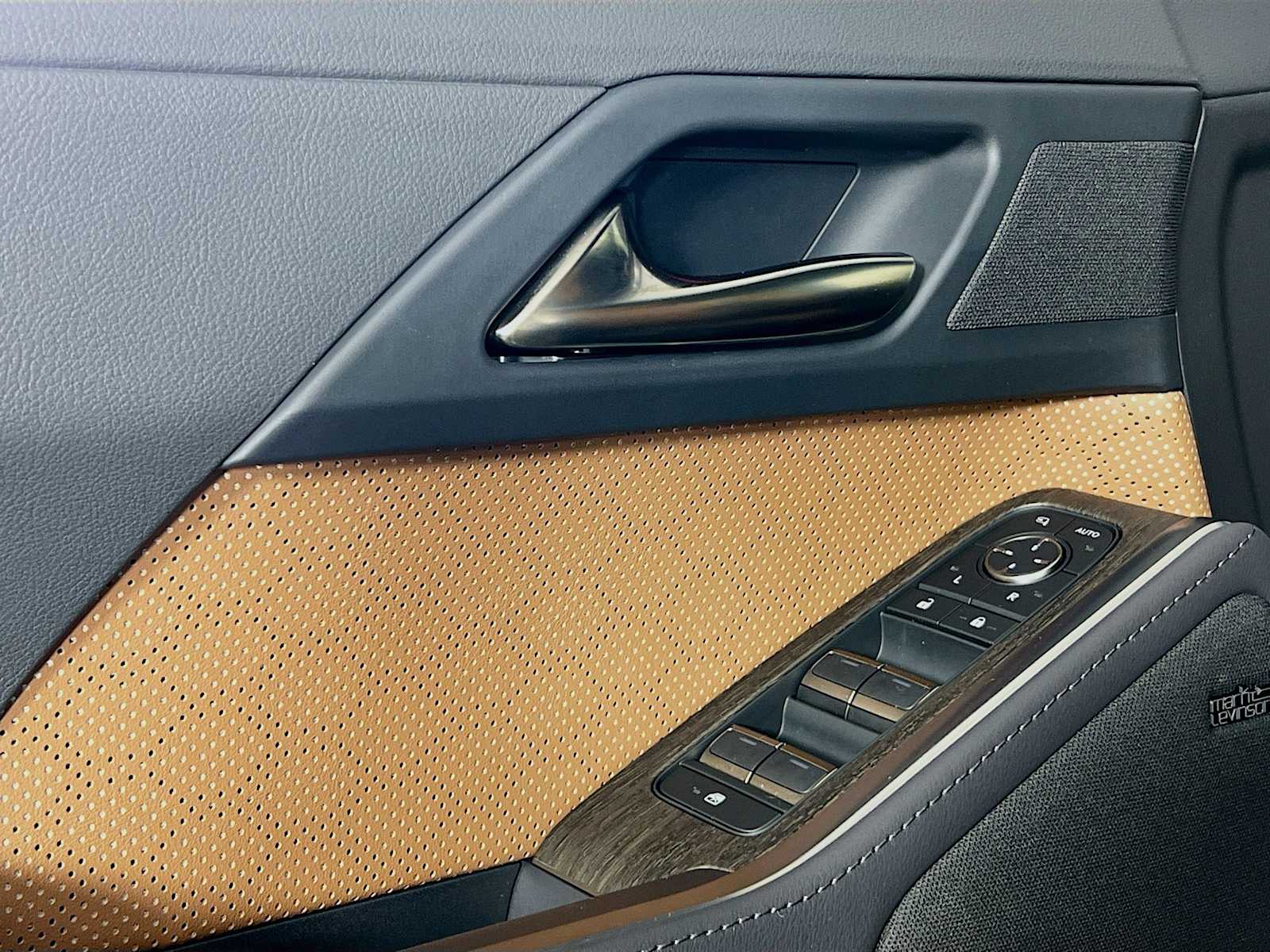 2024 Lexus GX GX 550 Luxury+ - Photo 17