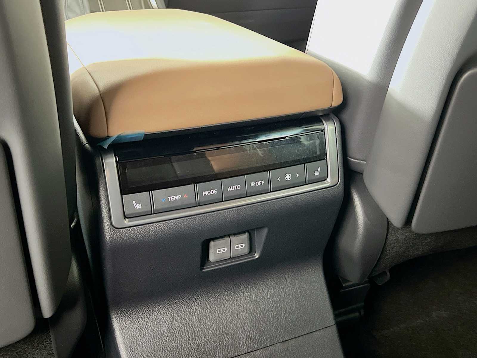 2024 Lexus GX GX 550 Luxury+ - Photo 26