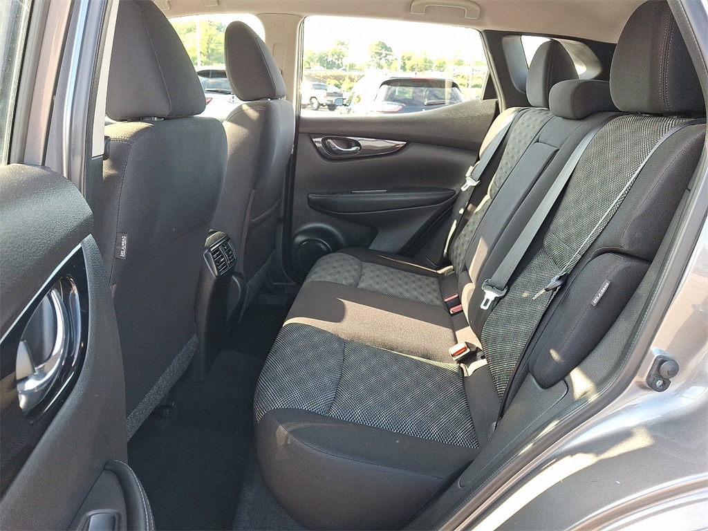 2021 Nissan Rogue Sport SV - Photo 11