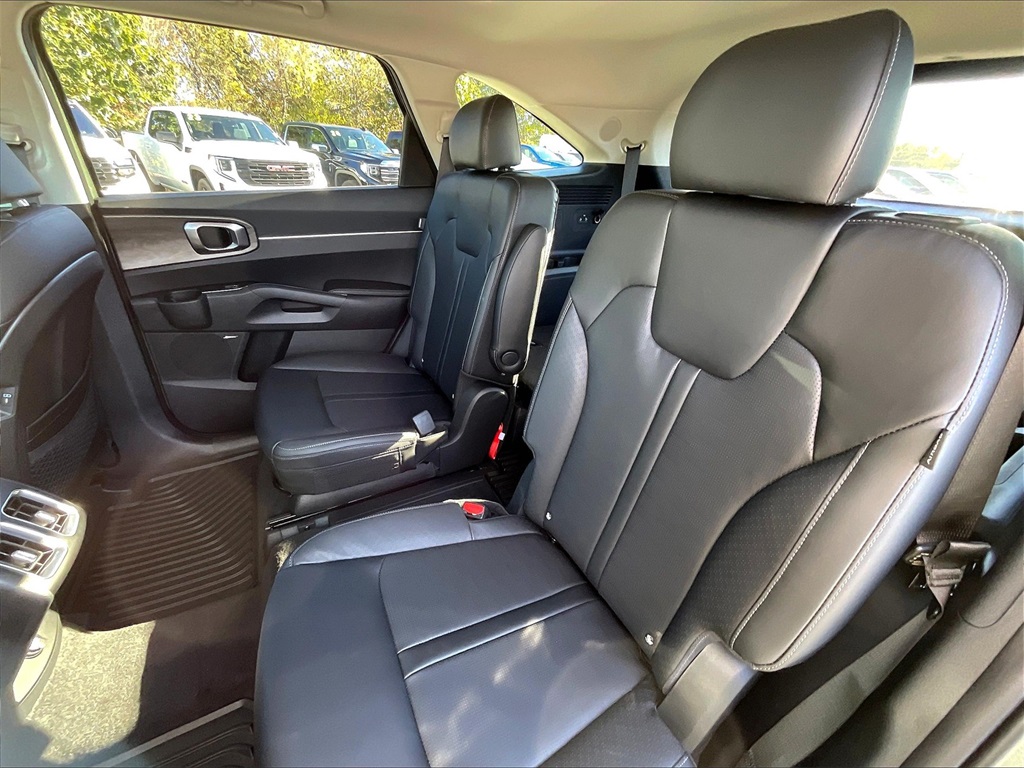 2026 Kia Sorento EX - Photo 15