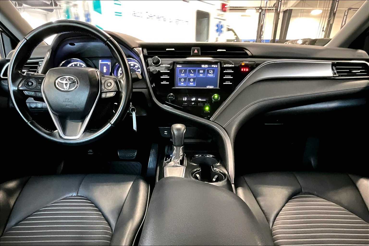 2019 Toyota Camry SE - Photo 21