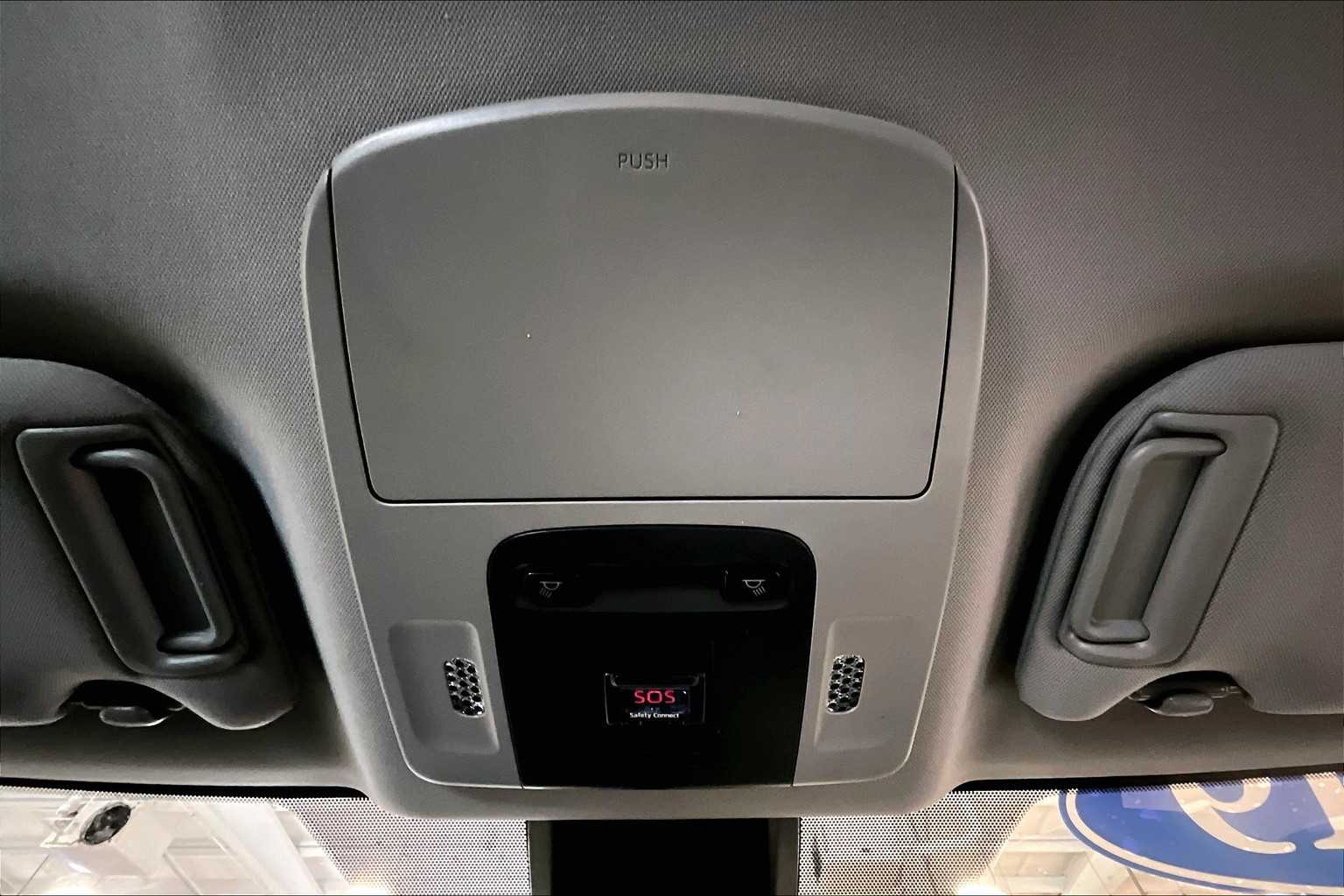 2019 Toyota Camry SE - Photo 22