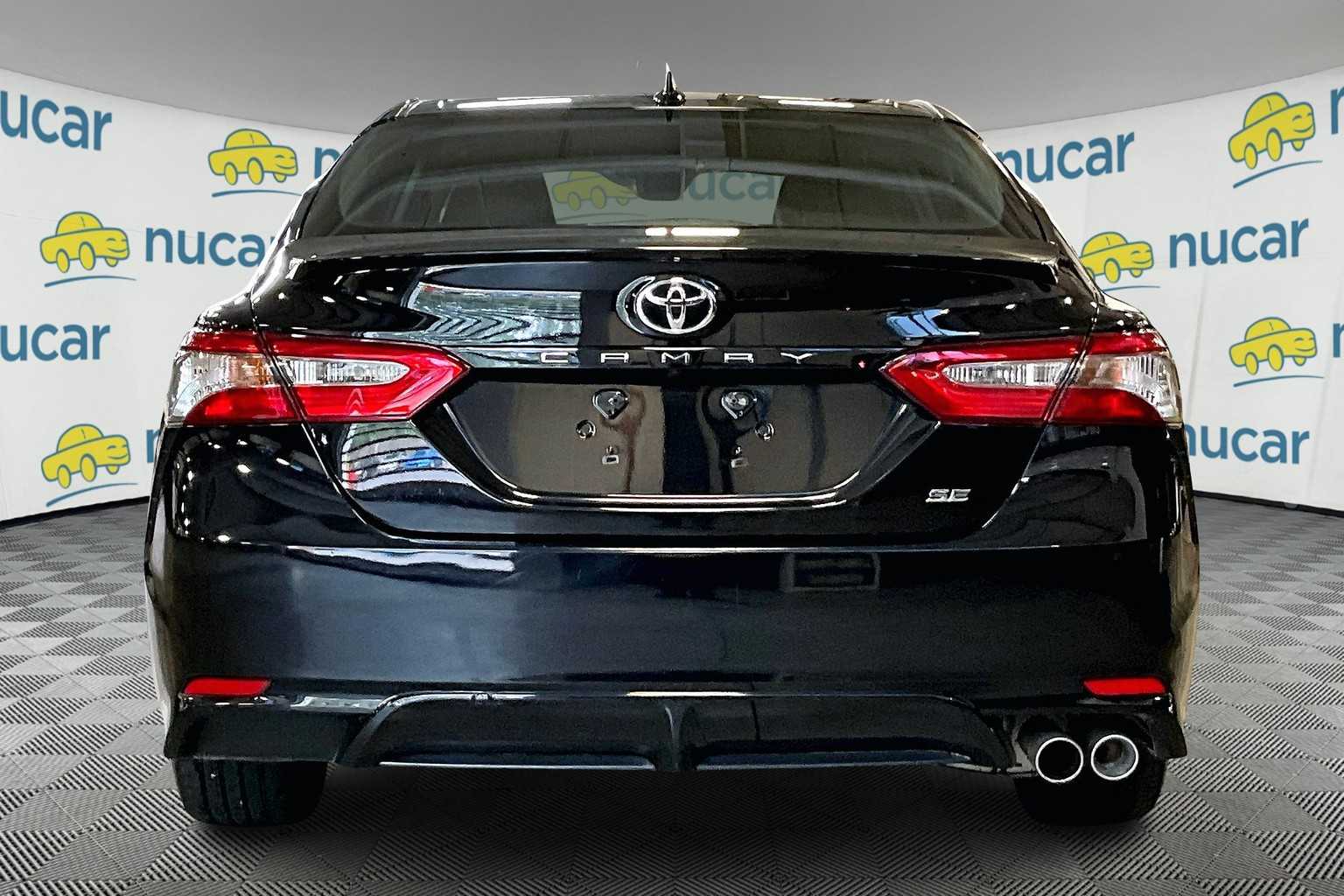 2019 Toyota Camry SE - Photo 5