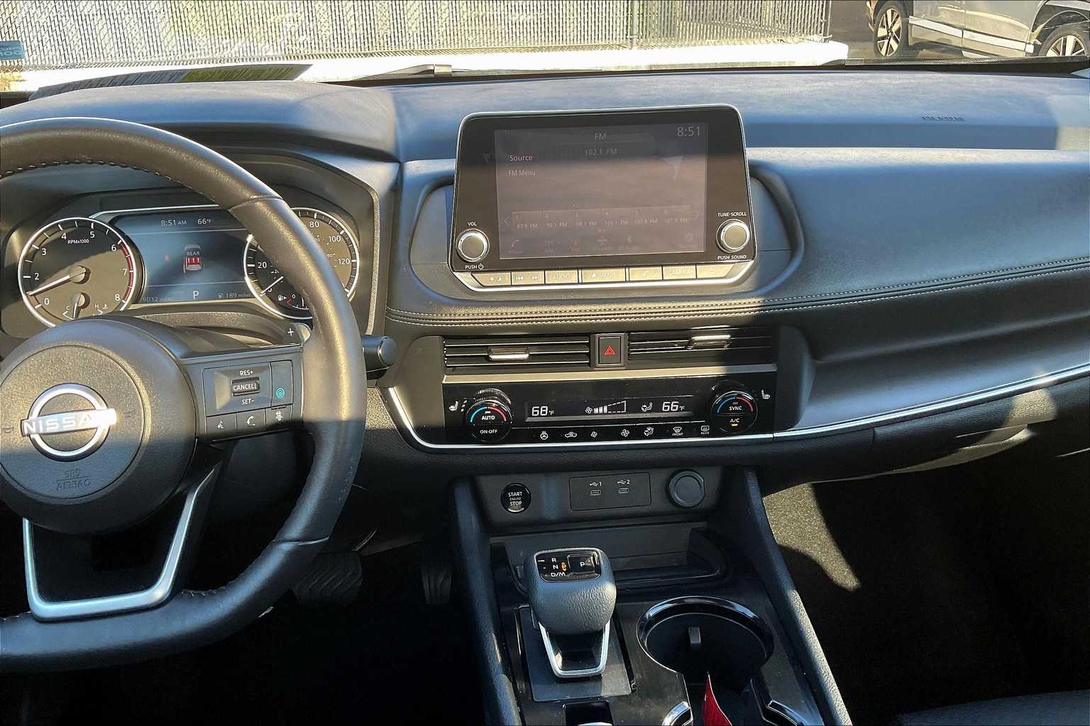 2024 Nissan Rogue SV - Photo 18