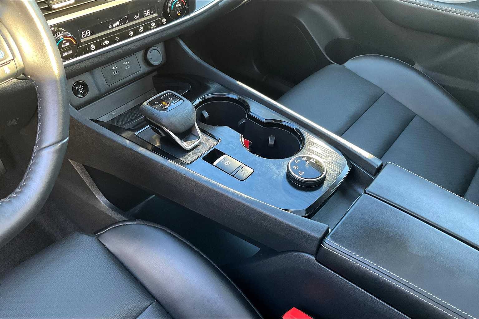 2024 Nissan Rogue SV - Photo 20