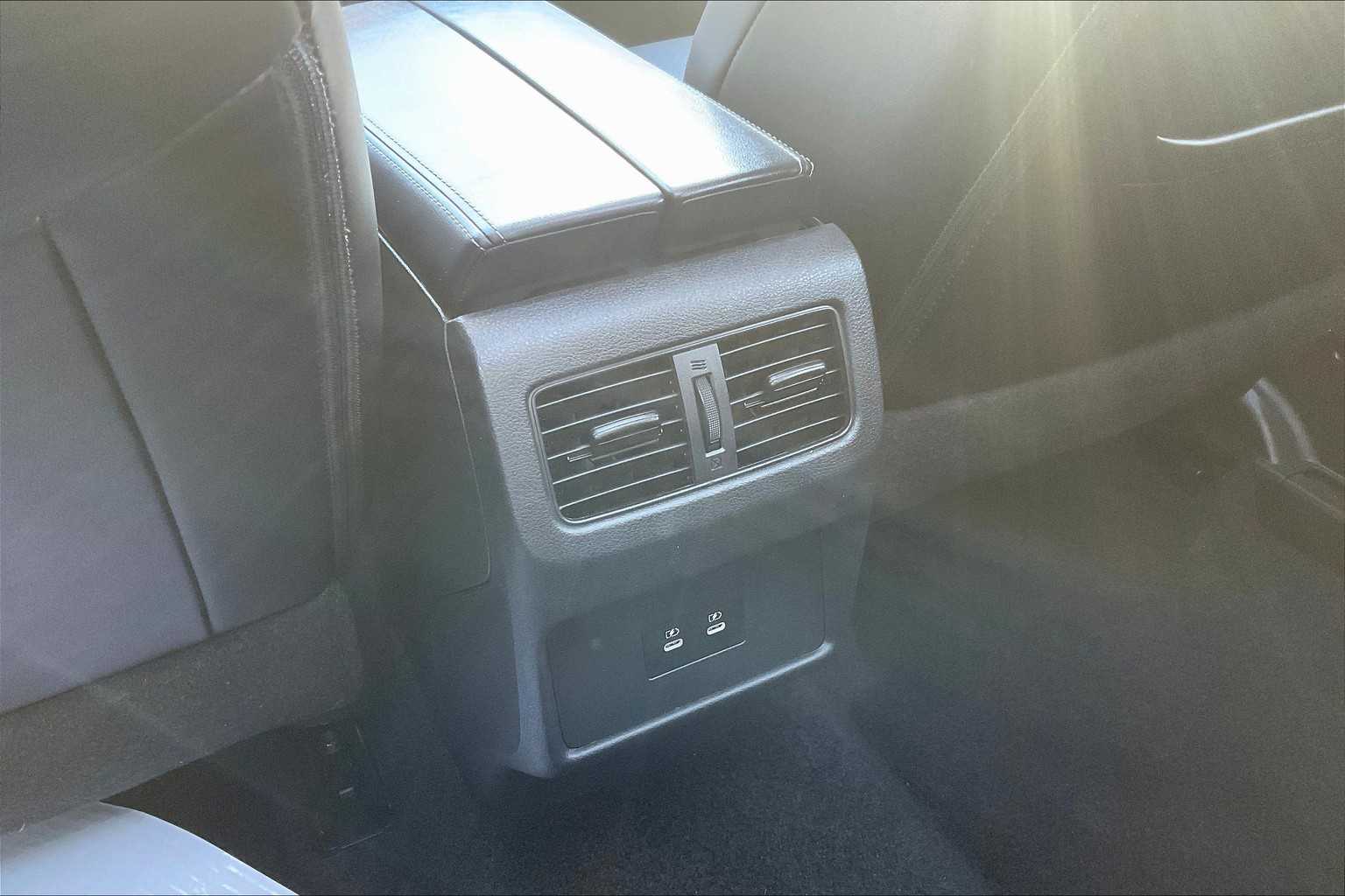 2024 Nissan Rogue SV - Photo 27