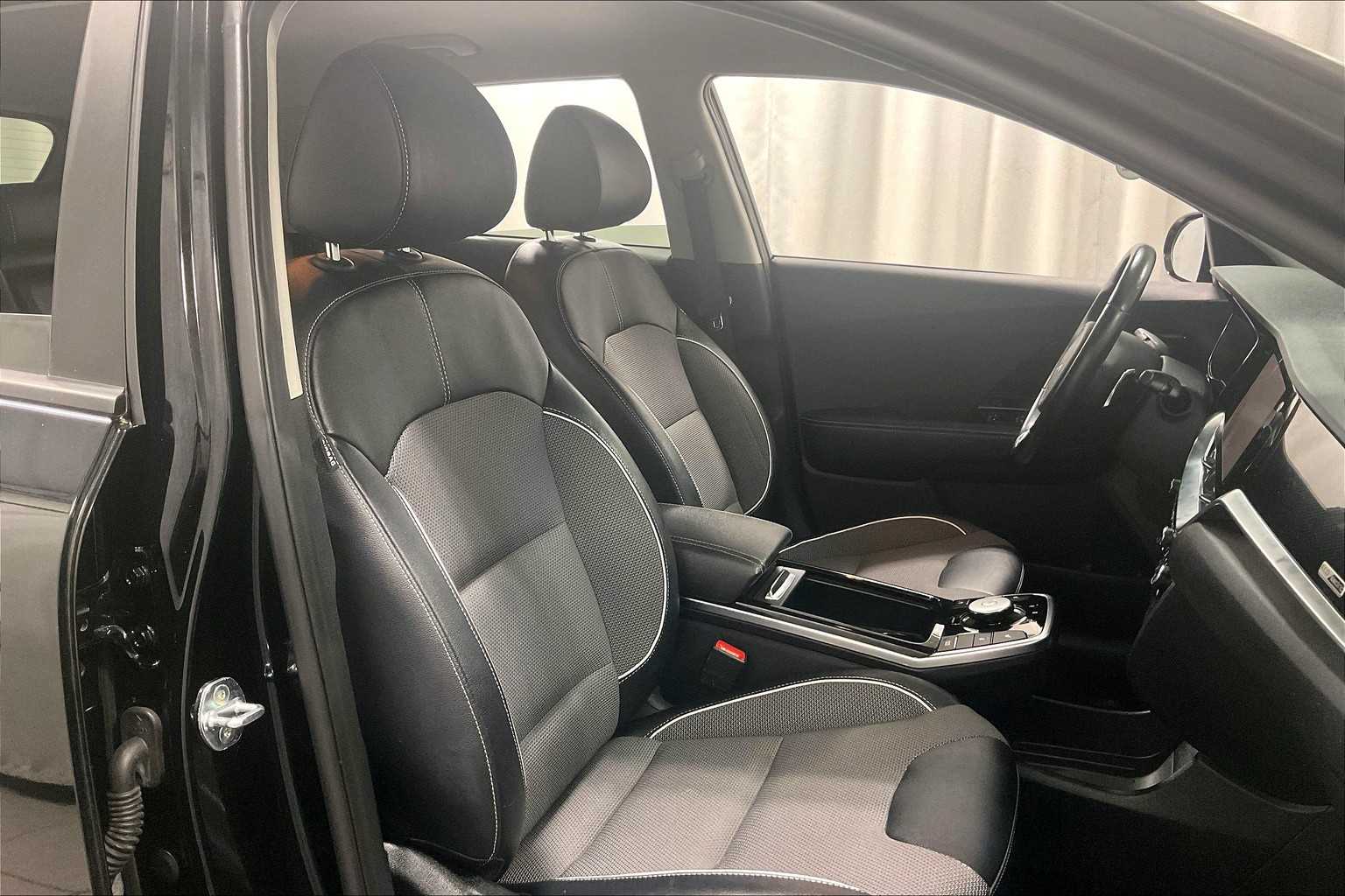2022 Kia Niro EV EX - Photo 11